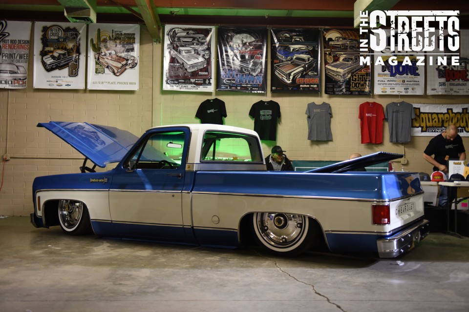 Dino’s Git Down « In The Streets Magazine